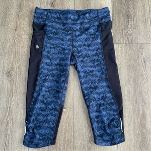 Athleta Blue Camo Cropped Capri Yoga Athletic Activewear Leggings Size M